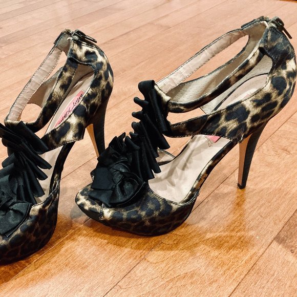 Betsey Johnson evening shoes / size 9/ heel height 5" - Picture 1 of 5